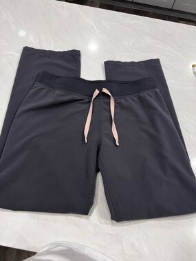 FIGS Technical Collection Livingston Basic Gray Women’s Size Medium